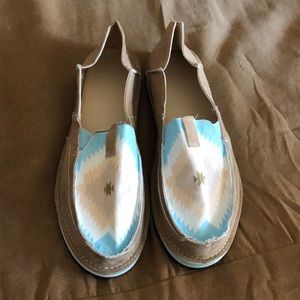 New- Light Khaki slip on’s